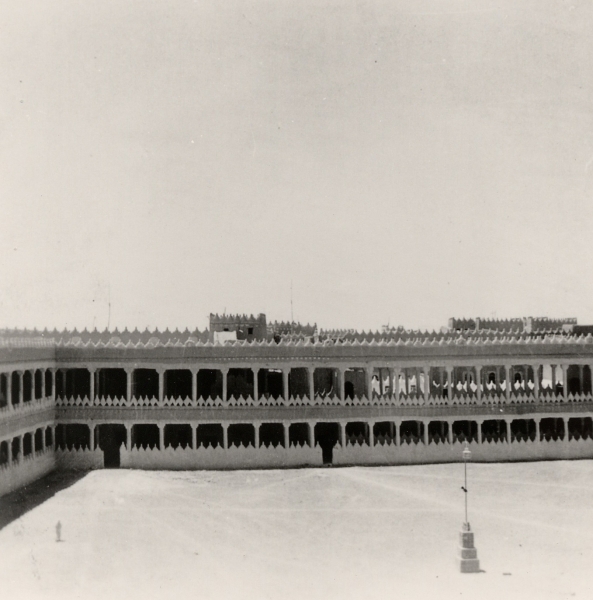 A historical photo of King Abdulaziz’s Palace in Badi'ah. (King Abdulaziz Foundation for Research and Archives (Darah))