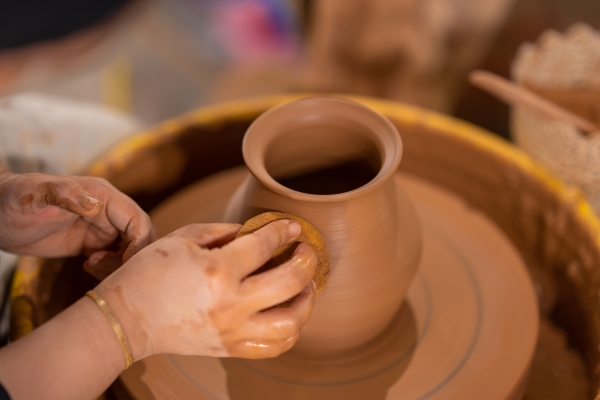 The craft of pottery-making. (Ministry of Culture)