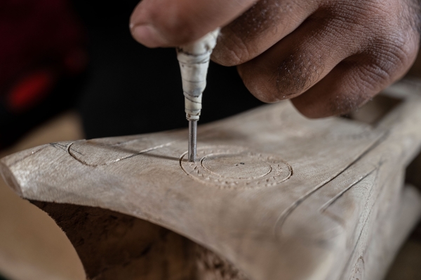 The craft of making and decorating incense burners. (Ministry of Culture)