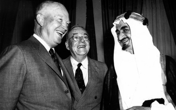 Le roi Fayçal ben Abdelaziz en visite aux États-Unis d'Amérique en 1952. Fondation du Roi Abdelaziz pour la recherche et les archives (Darah)