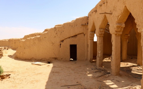 The historical Qasr al-Sharia in al-Hayathem before the restoration process. (SPA)