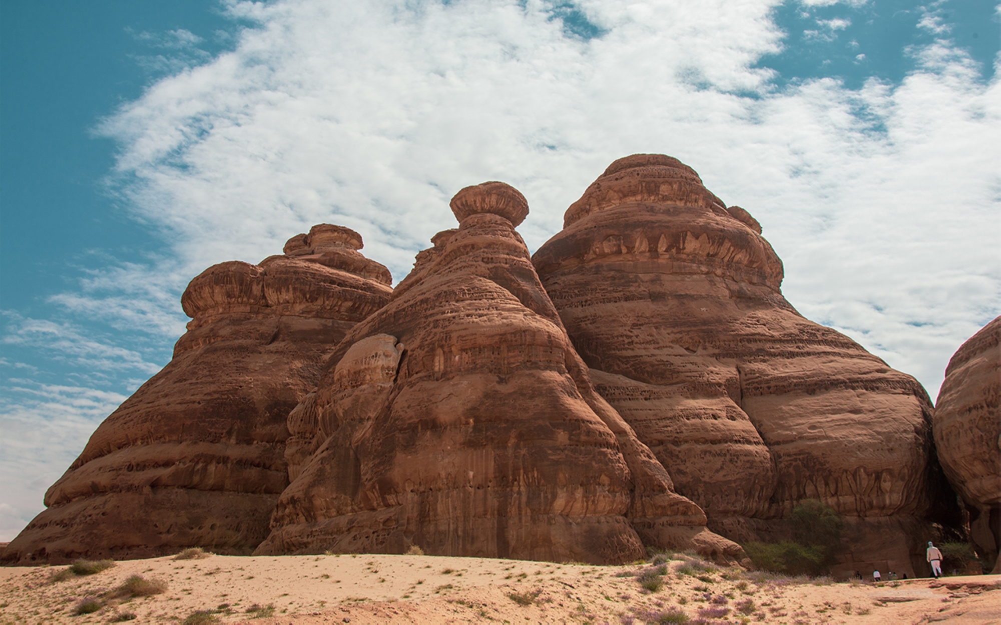 Jabal Ithlib, situé au nord-est du site de Hégra, affilié au gouvernorat d’Al-’Ula. (Saudipedia)