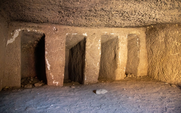 Image de l'intérieur de l'une des maisons archéologiques à Madian Chou'ayb, dans le gouvernorat d'Al-Bad'. (Saudipedia)