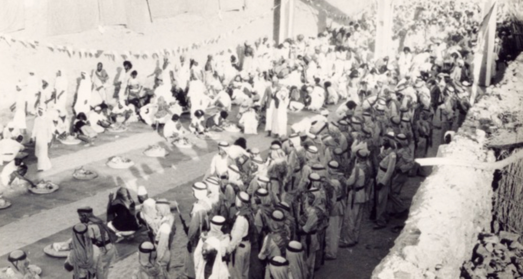 Fête des citoyens à l’occasion de la visite du roi Saoud Ben Abdelaziz dans la ville de Jizan en 1954. (Fondation du roi Abdelaziz pour la recherche et les archives (Darah))