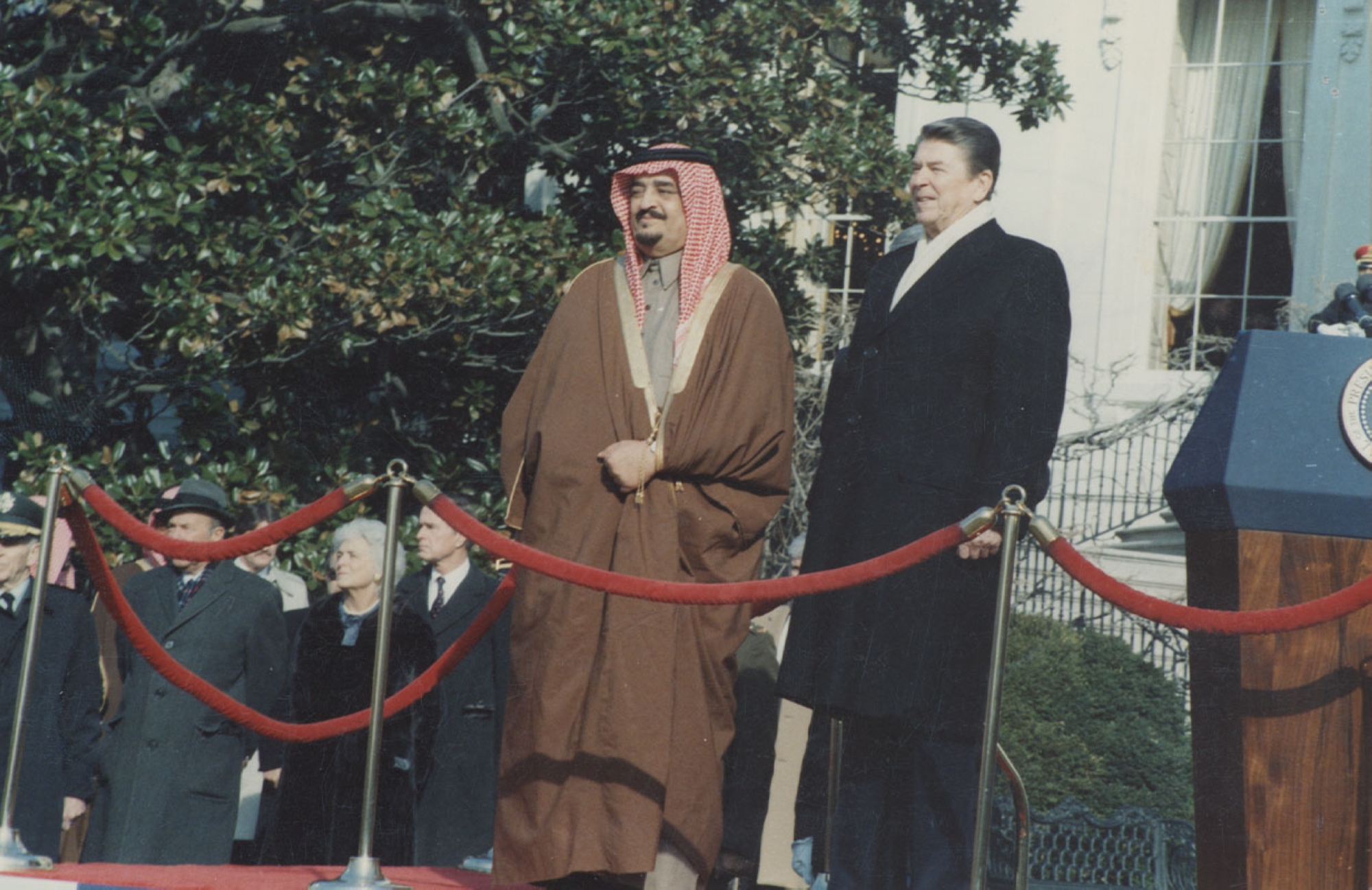 Le Roi Fahd lors de sa visite aux États-Unis avec le président américain Ronald Reagan en 1985. (Fondation du roi Abdelaziz pour la recherche et les archives (Darah))