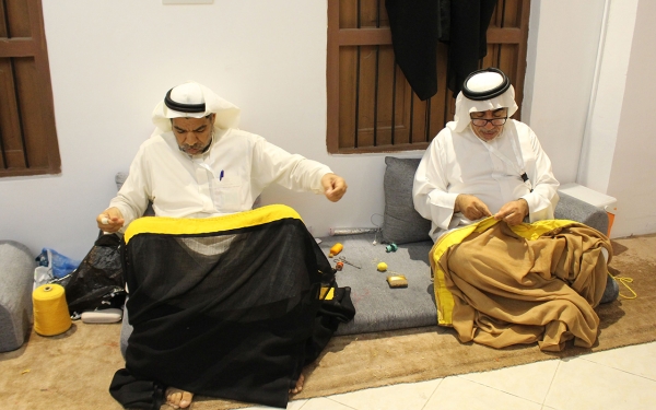 Le tissage du Mishlah Hasawi au festival de l'Oasis al-Ahsa (SPA).