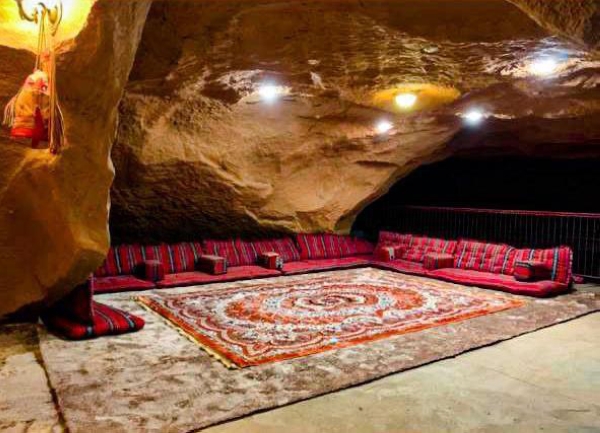 Туризм пещер в Королевстве (SPA)