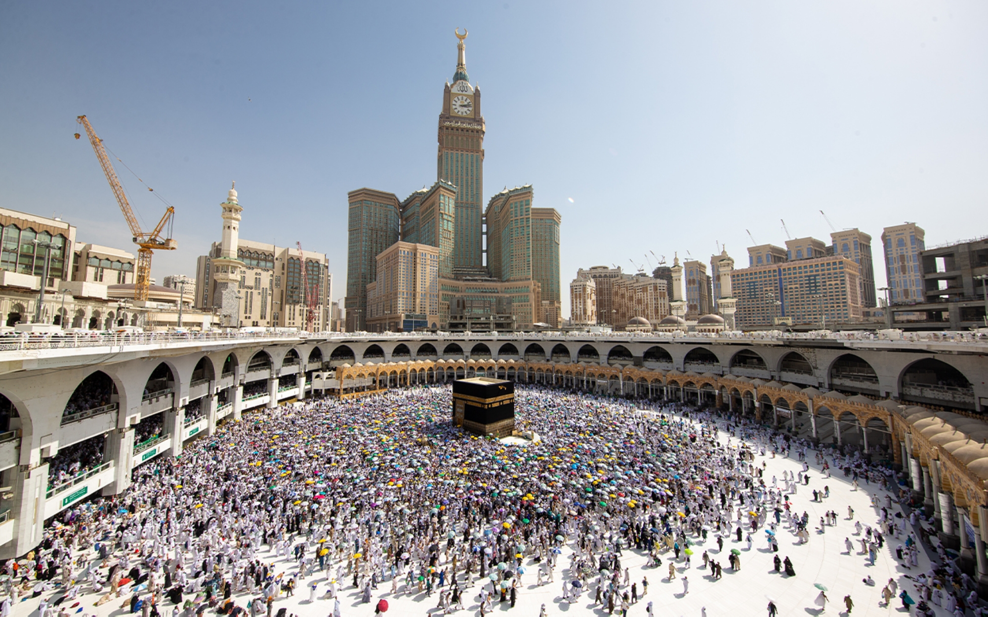 Область тавафа в Заповедной мечети в Мекке. (Saudipedia)
