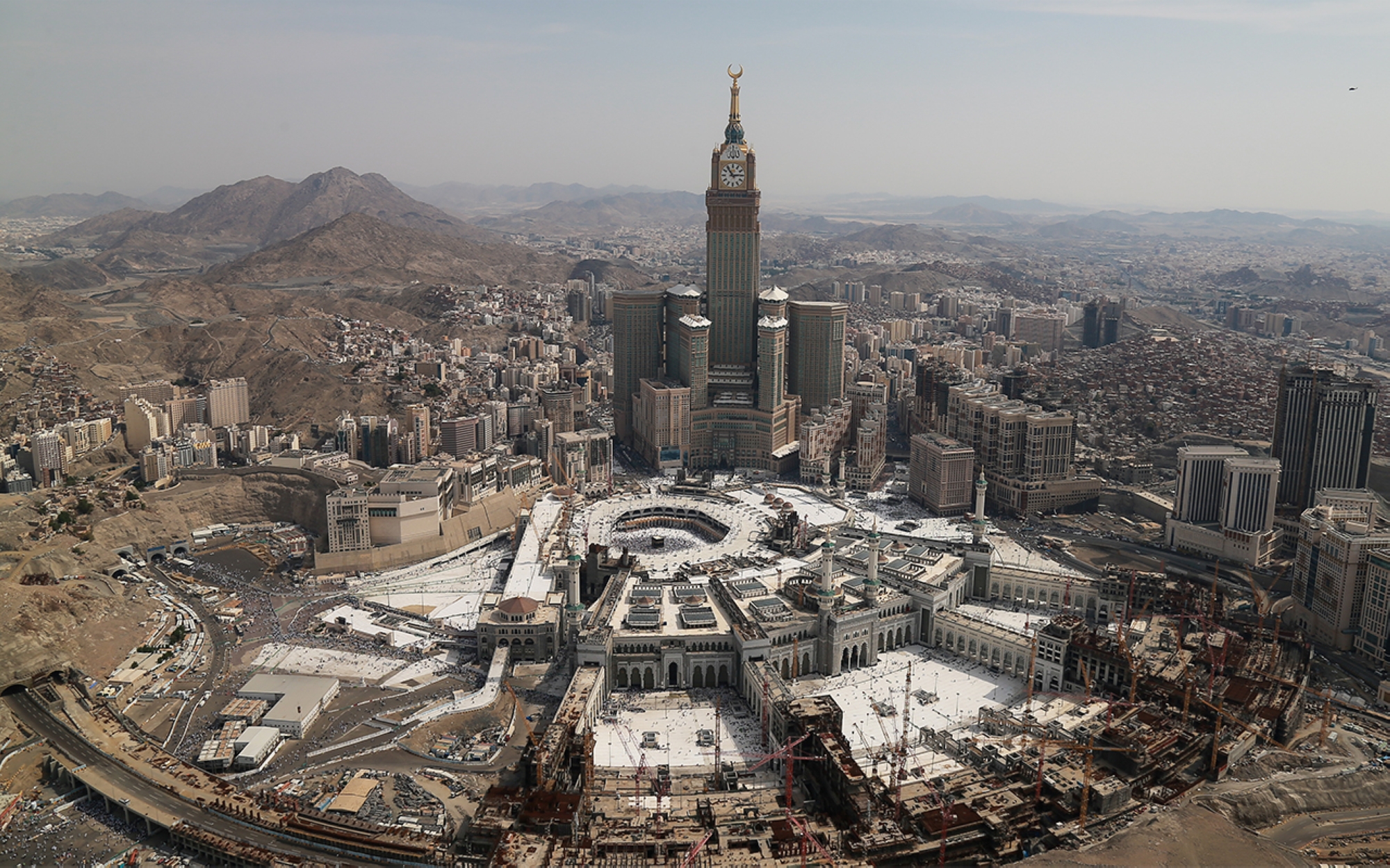 Работы по третьему расширению Заповедной мечети в Мекке. (Saudipedia)