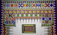 Картина Аль-Катт аль-Асири в музее аль-Катт аль-Асири в Абхе. (Saudipedia)
