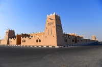 Здание, где проводится ежегодный весенний фестиваль Эн-Нуайрии (Saudipedia).