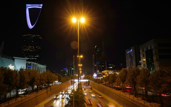 Автомобили на улицах Эр-Рияда. (Saudipedia)