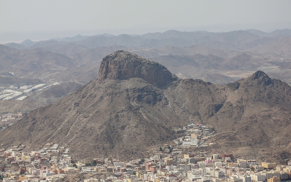 Джабаль эн-Нур в Мекке, вид с высоты птичьего полета (Saudipedia)