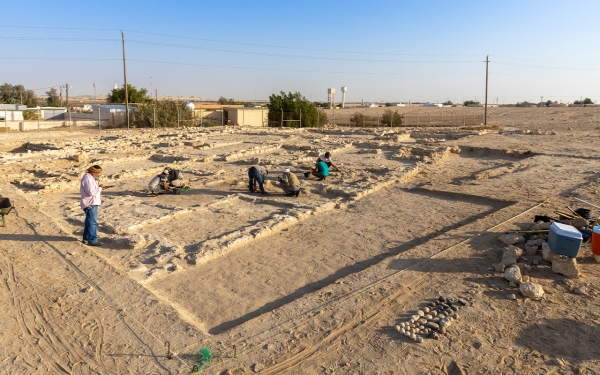 أعمال التنقيب عن الآثار في موقع مدينة ثاج التاريخية بالمنطقة الشرقية. (وزارة الثقافة)