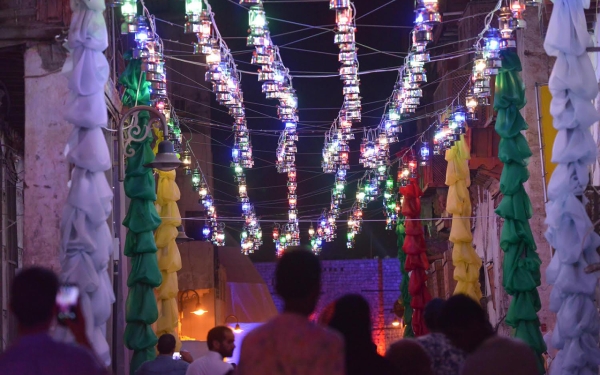 الفوانيس الملوّنة تزيّن مهرجان جدة التاريخية. (واس) 
