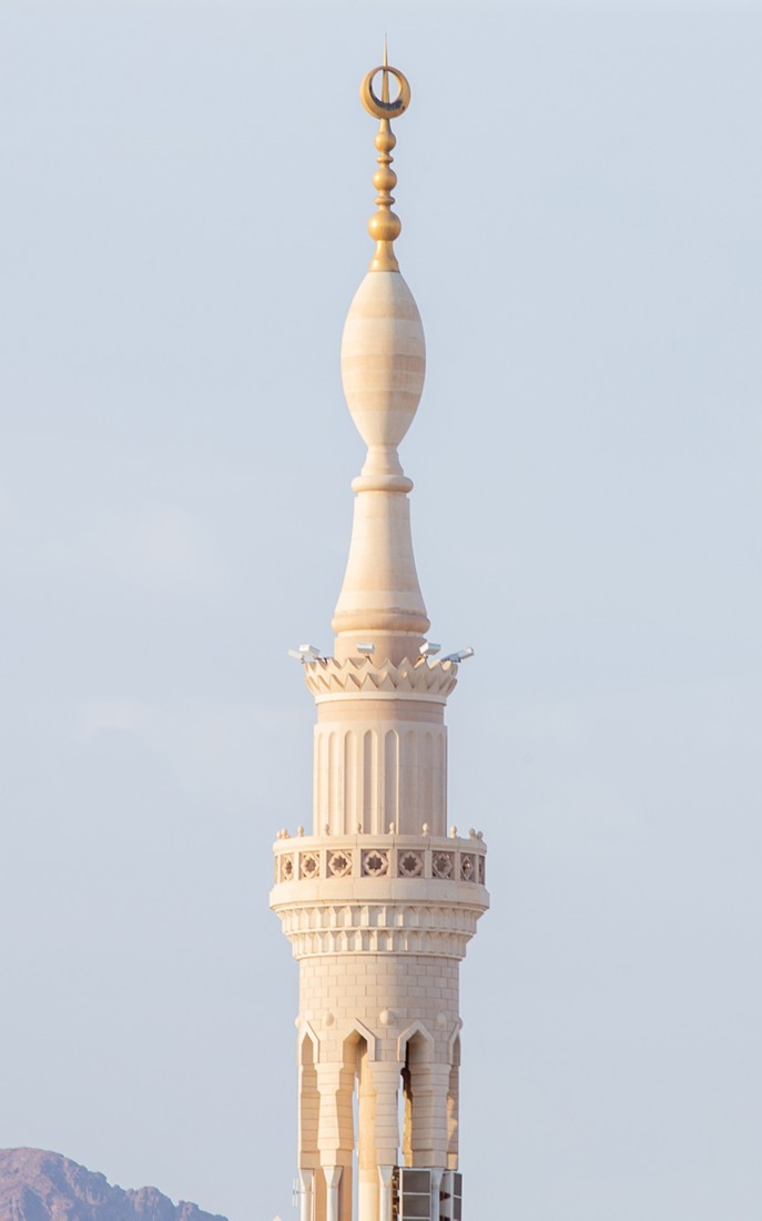 إحدى مآذن المسجد النبوي الشريف العشر. (سعوديبيديا)