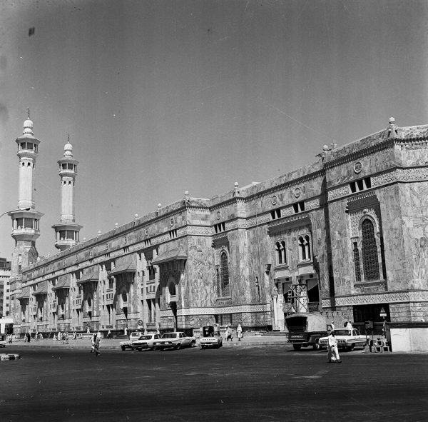 أحد جوانب المسجد الحرام بعد التوسعة السعودية الأولى. (واس)
 