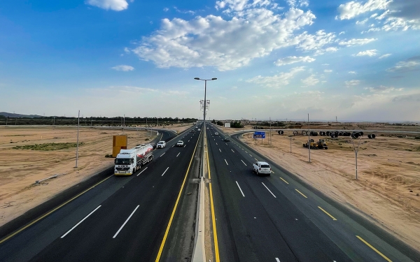 طريق رقم 40 السريع في الطائف، وهو طريق رئيسي يربط غرب المملكة بشرقها. (سعوديبيديا)
