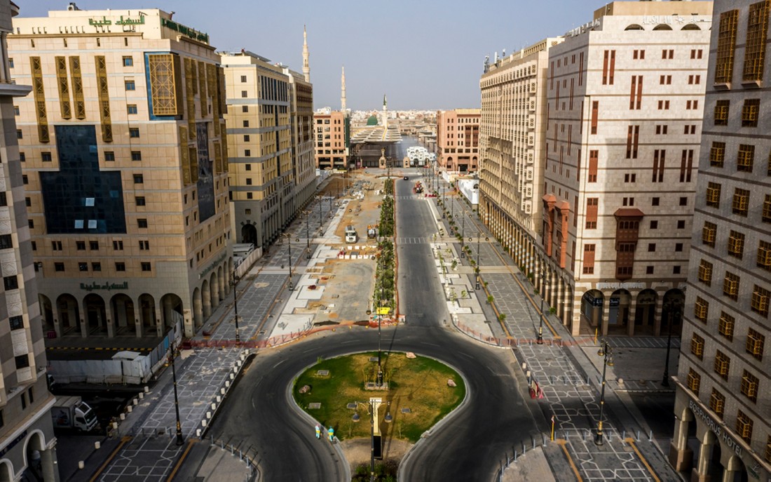 أعمال مشروع تطوير طريق السلام بالمدينة المنورة.  (المركز الإعلامي لهيئة تطوير منطقة المدينة المنورة)
 