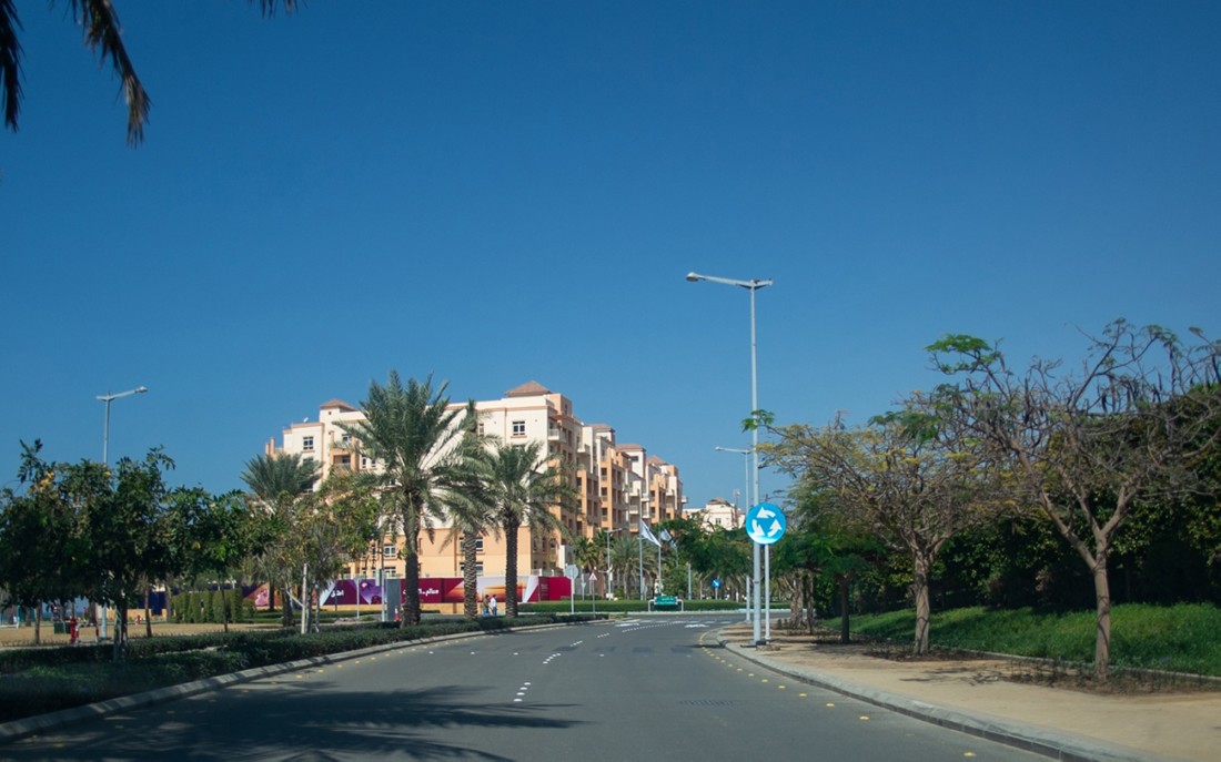 مدينة الملك عبدالله الاقتصادية التي أنشئت عام 2005م في محافظة رابغ التابعة لمنطقة مكة المكرمة. (سعوديبيديا)
