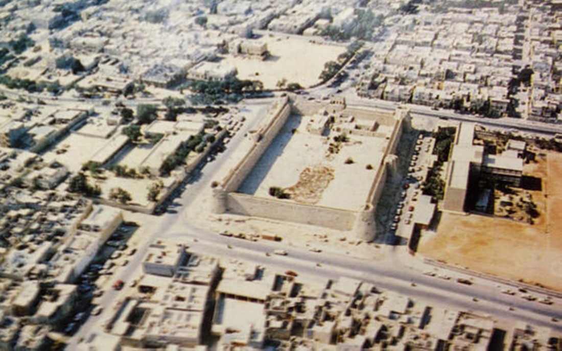 جوية لقصر صاهود التاريخي في مدينة المبرز. (دارة الملك عبدالعزيز)