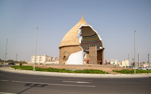 دوار العشة في محافظة أبو عريش التابعة لمنطقة جازان. (سعوديبيديا)
 