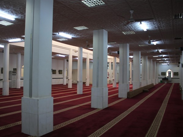 مسجد الزبير بن العوام بنجران من الداخل. (واس).