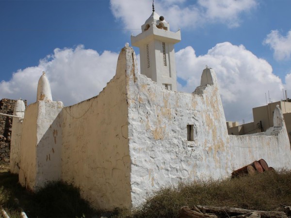 مسجد الحصن الأسفل في مركز النسيم بمنطقة عسير (واس).