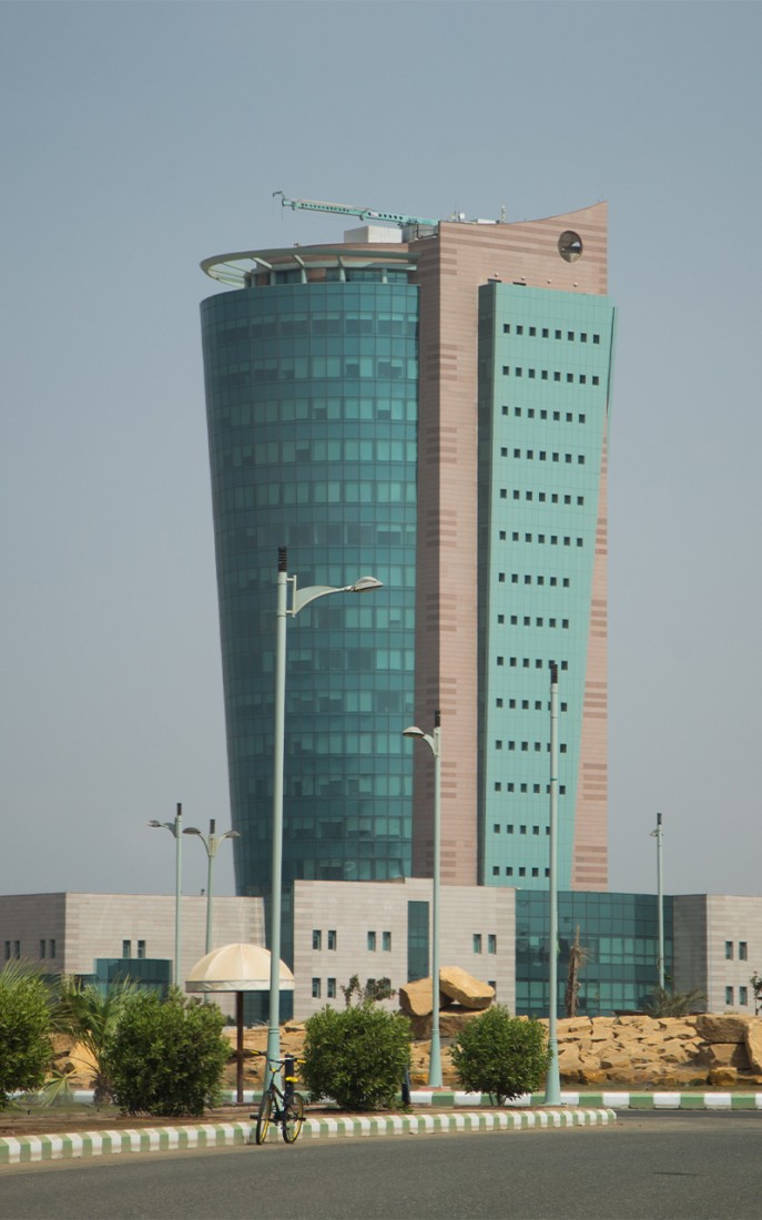  مبنى جامعة جازان.  (سعوديبيديا)