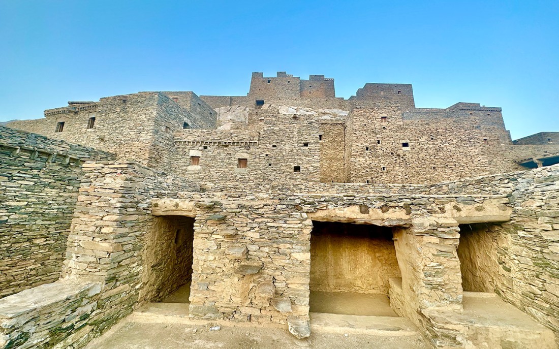 قرية "ذي عين" أحد المواقع التاريخية في الباحة. (سعوديبيديا)