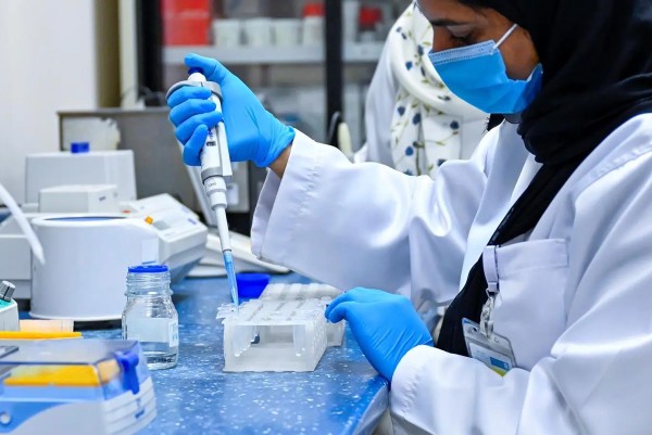 أحد المختبرات في السعودية. (واس)