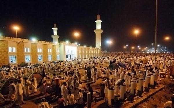 مسجد المشعر الحرام في مزدلفة. (واس)