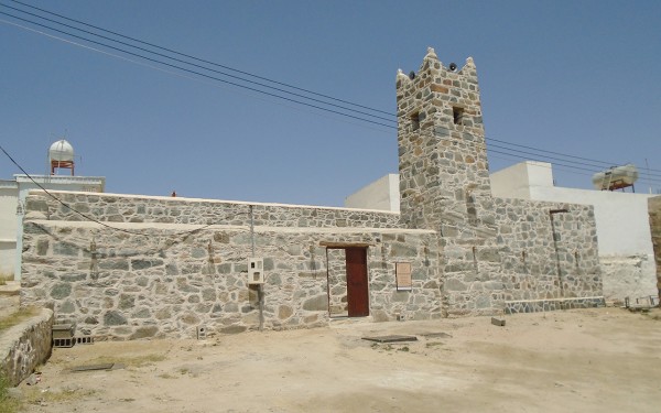 مسجد عاكسة أحد أبرز المعالم التراثية في النماص بمنطقة عسير. (سعوديبيديا)