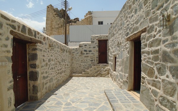 مدخل مسجد عاكسة التراثي في النماص. (سعوديبيديا)