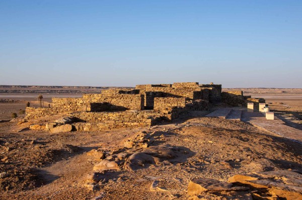 قصر الحمراء الأثري الواقع شمال غربي تيماء يعود لمنتصف القرن السادس قبل الميلاد. (سعوديبيديا)