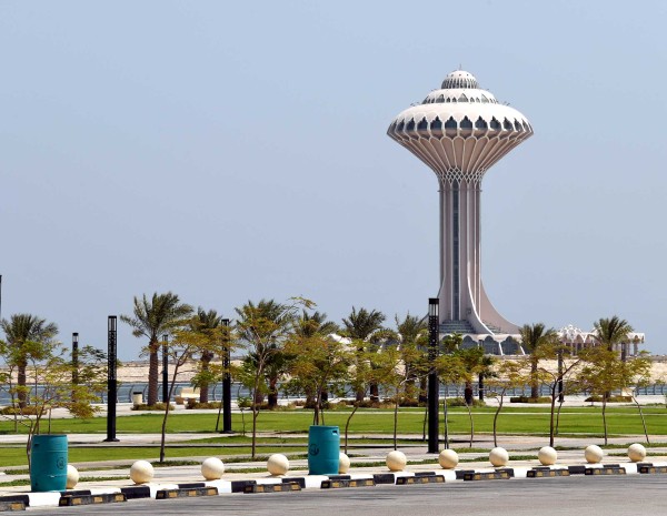 برج المياه في مدينة الخبر في المنطقة الشرقية. (سعوديبيديا)