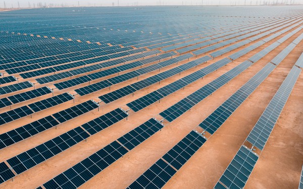 مشروع محطة سدير للطاقة الشمسية الكهروضوئية في منطقة الرياض. (واس)