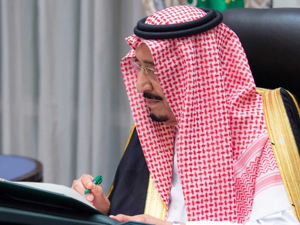 الملك سلمان بن عبدالعزيز أثناء اعتماد ميزانية الدولة 2021. (واس) 