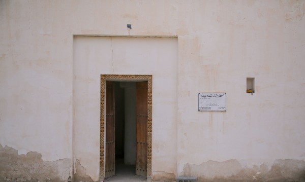 باب مسماري لمسجد الجعلانية الأثري في الأحساء. (سعوديبيديا)