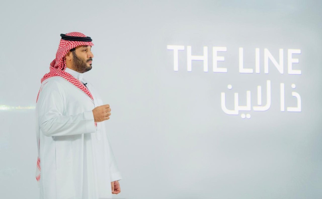 الأمير محمد بن سلمان خلال إطلاق مشروع "ذا لاين" في نيوم. (واس)