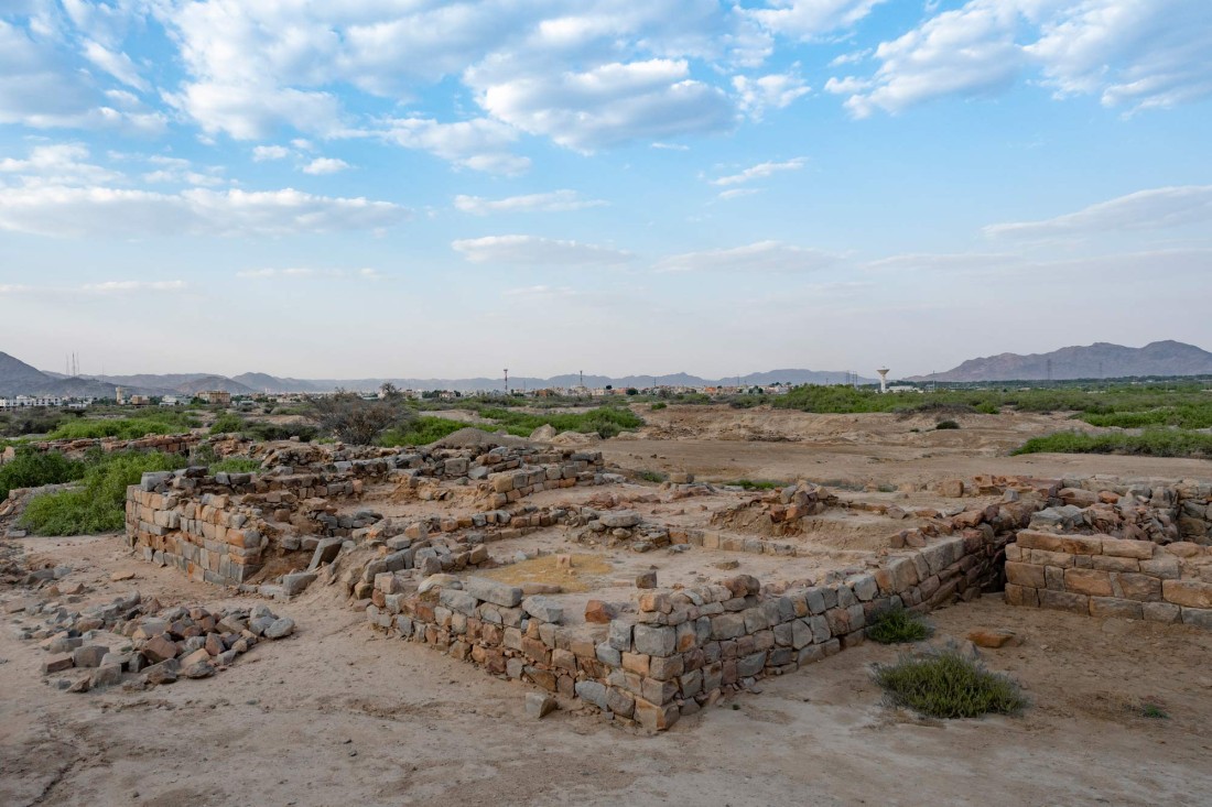 قرية الأخدود الأثرية في منطقة نجران جنوب غربي السعودية تعود لفترة ما قبل التاريخ. (وزارة الثقافة)