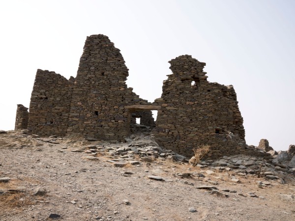 أحد المباني في حصن جبل ماغص. (سعوديبيديا)