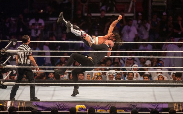 المصارعة الحرة ضمن فعالية WWE (كراون جول) في موسم الرياض. (سعوديبيديا)