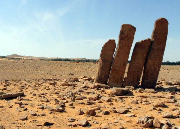 أعمدة الرجاجيل أحد المواقع الأثرية في منطقة الجوف. (واس)