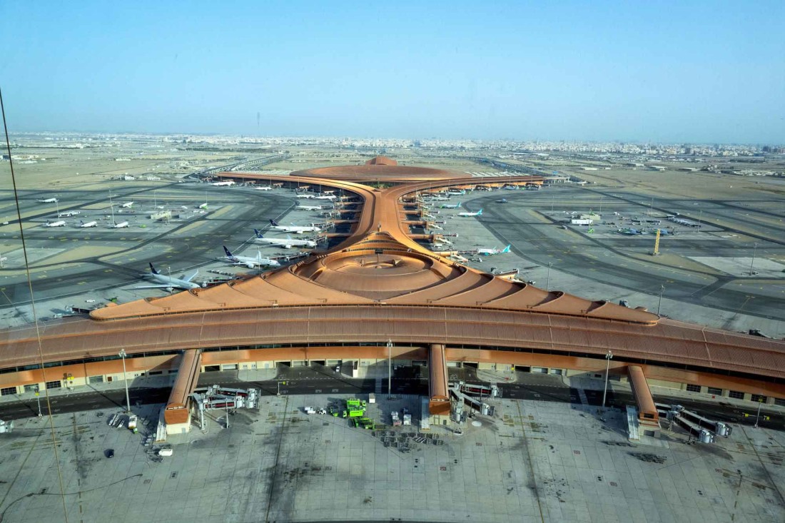 مواقف انتظار الطائرات حول مجمع صالات السفر بمطار الملك عبدالعزيز الدولي. (واس)