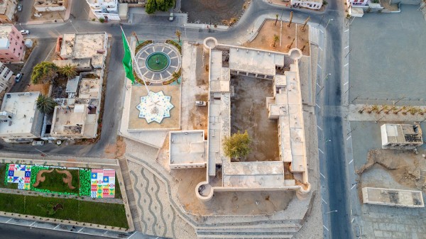 قلعة الملك عبدالعزيز في ضباء بنيت في أعلى مكان بالبلدة القديمة.(واس)