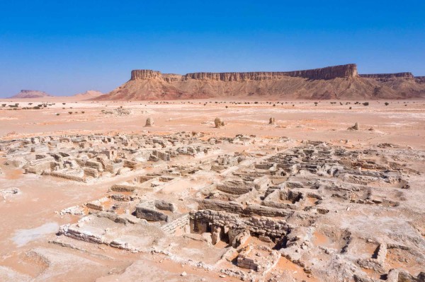 بقايا آثار قرية الفاو في وادي الدواسر تعود إلى آلاف السنين. (وزارة الثقافة)