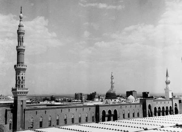 المسجد النبوي قبل بدء توسعته عام 1985م. (واس)