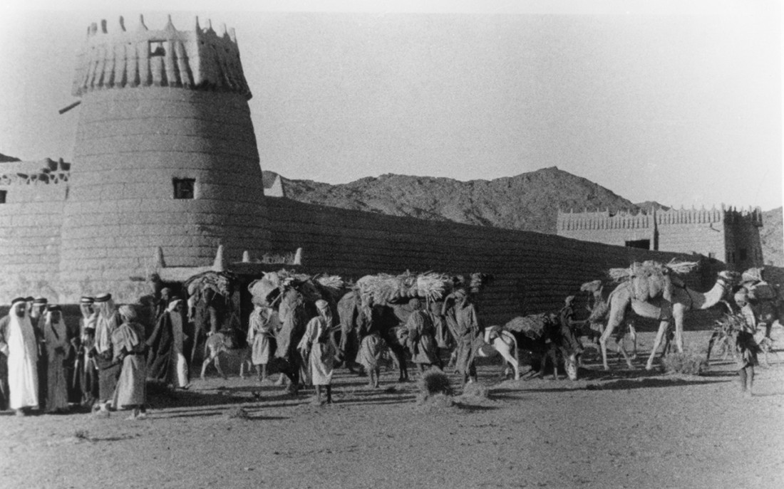 قصر الإمارة في حي أبا السعود التاريخي في وادي نجران عام 1936م. (دارة الملك عبدالعزيز)