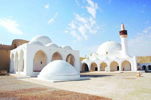 مسجد القبة أحد المساجد التاريخية في محافظة الأحساء. (دارة الملك عبدالعزيز)